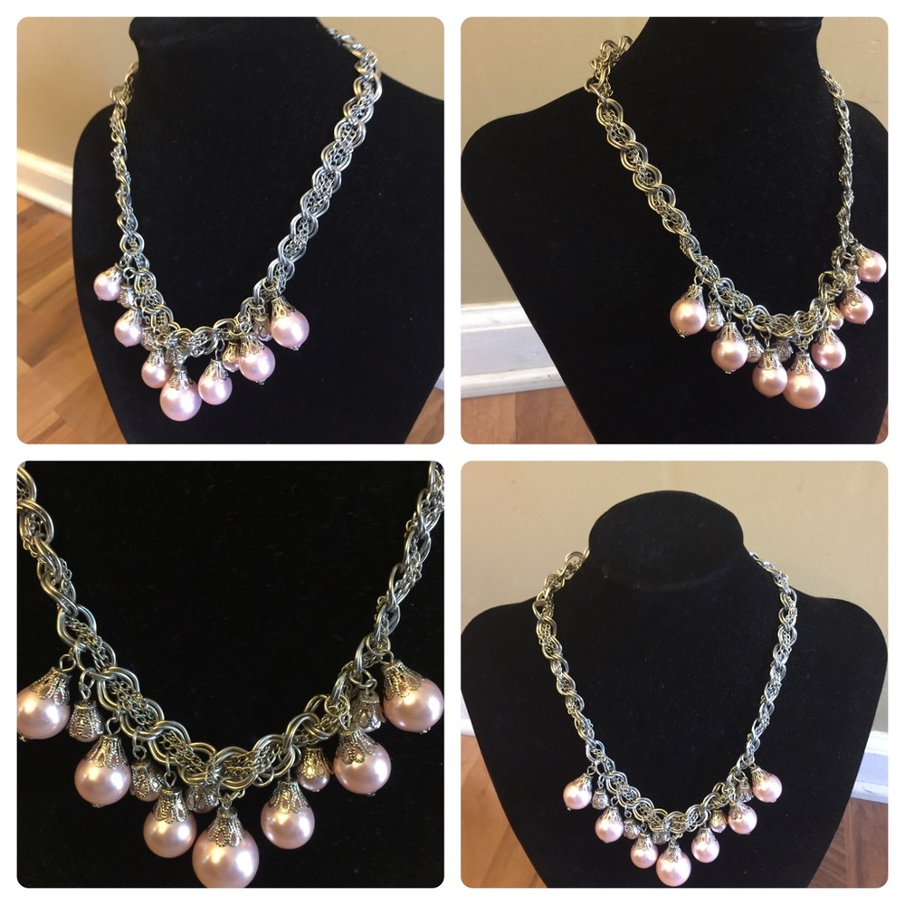 Beautiful Light pink Necklace for women.